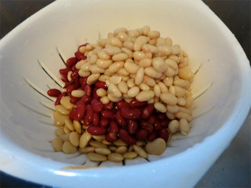 Slow Cooker Baked Beans {a Family recipe}